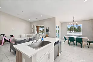 16346 Teton, Victorville, CA 92395 - Photo 10