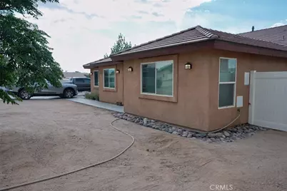 16346 Teton, Victorville, CA 92395 - Photo 4
