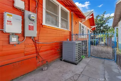908 W 57th St, Los Angeles, CA 90037 - Photo 30