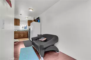 908 W 57th St, Los Angeles, CA 90037 - Photo 22
