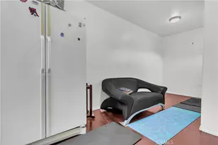 908 W 57th St, Los Angeles, CA 90037 - Photo 24