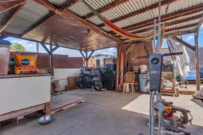 908 W 57th St, Los Angeles, CA 90037 - Photo 20