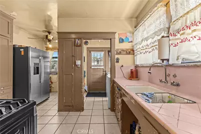 1119 W 84th Place, Los Angeles, CA 90044 - Photo 12