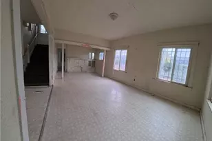 342 W and 342 1/2 W 52nd, Los Angeles, CA 90037 - Photo 4
