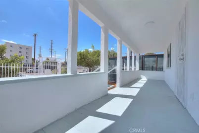 5506 Holmes Avenue, Los Angeles, CA 90058 - Photo 8