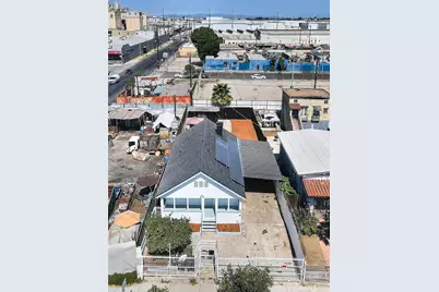 5506 Holmes Avenue, Los Angeles, CA 90058 - Photo 44