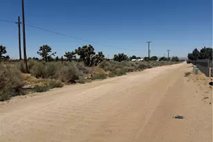 9379 Middleton Rd, Phelan, CA 92371 - Photo 14