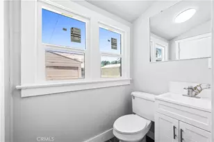 941 W 55th St, Los Angeles, CA 90037 - Photo 20