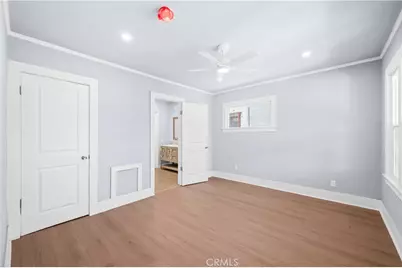 941 W 55th Street, Los Angeles, CA 90037 - Photo 20