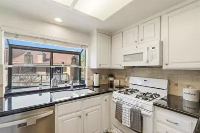 3525 W Greentree Circle #G, Anaheim, CA 92804 - Photo 10
