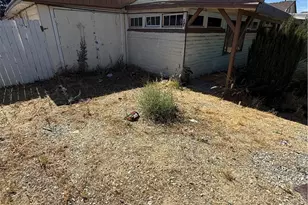 1082 S Santa Fe St, Hemet, CA 92543 - Photo 4