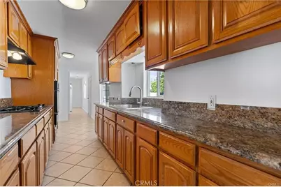 10031 San Antonio, South Gate, CA 90280 - Photo 12
