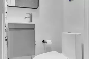 1162 39th Pl, Los Angeles, CA 90037 - Photo 16