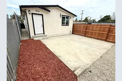 8733 Beach, Los Angeles, CA 90002 - Photo 1