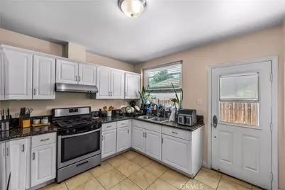 219 E Bort Street, Long Beach, CA 90805 - Photo 8