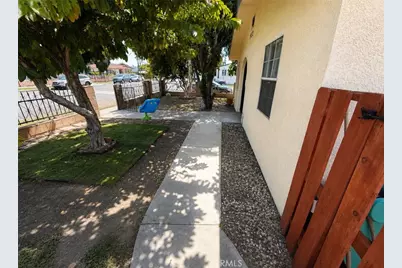5952 Priory, Bell Gardens, CA 90201 - Photo 4