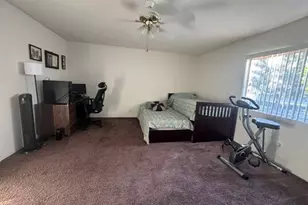 11000 Woodruff Ave, Downey, CA 90241 - Photo 8