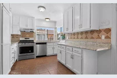 44520 Fenhold, Lancaster, CA 93535 - Photo 6