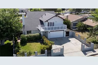44520 Fenhold, Lancaster, CA 93535 - Photo 2