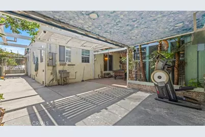 9501 Baird Ave, Los Angeles, CA 90002 - Photo 30