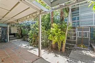 9501 Baird Ave, Los Angeles, CA 90002 - Photo 26