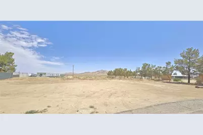 17900 Mossdale Avenue, Lancaster, CA 93535 - Photo 2