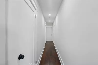 2111 S Bronson, Los Angeles, CA 90018 - Photo 26