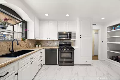 11213 Haskell Avenue, Granada Hills, CA 91344 - Photo 12