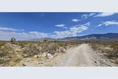 8001 Fairlane Road, Lucerne Valley, CA 92356 - Photo 2