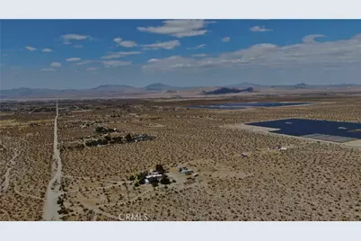 8001 Fairlane Road, Lucerne Valley, CA 92356 - Photo 14