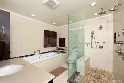 9254 Downey Avenue, Downey, CA 90240 - Photo 16