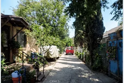 1350 E 43rd Street, Los Angeles, CA 90011 - Photo 10