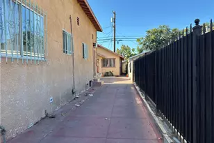 1137 W 61st, Los Angeles, CA 90044 - Photo 4