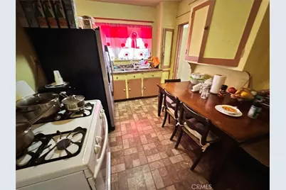 330 W 56th St, Los Angeles, CA 90037 - Photo 6