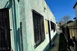 330 W 56th St, Los Angeles, CA 90037 - Photo 2