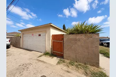 11439 Rosecrans, Norwalk, CA 90650 - Photo 2