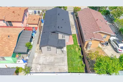 8511 Maie, Los Angeles, CA 90001 - Photo 32