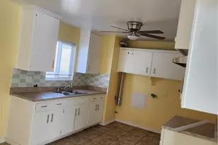 2020 Yosemite, Barstow, CA 92311 - Photo 6