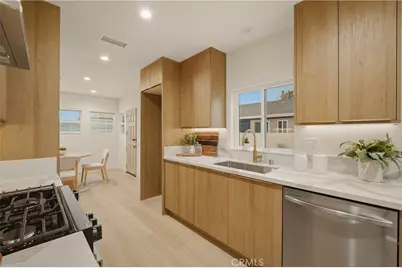 1111 W 98th Street, Los Angeles, CA 90044 - Photo 12