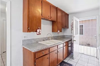 14127 Colorado Ave, Paramount, CA 90723 - Photo 14