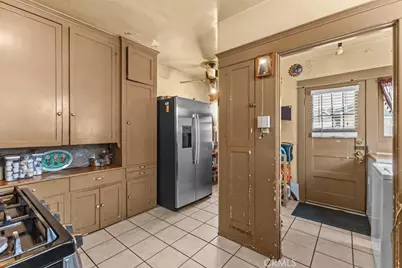1119 W 84th Place, Los Angeles, CA 90044 - Photo 18