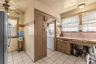 1119 W 84th Pl, Los Angeles, CA 90044 - Photo 14