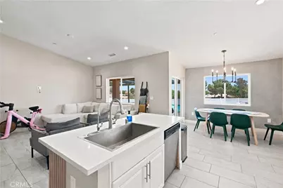 16346 Teton, Victorville, CA 92395 - Photo 6