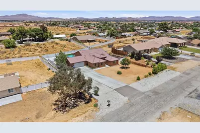 16346 Teton, Victorville, CA 92395 - Photo 62