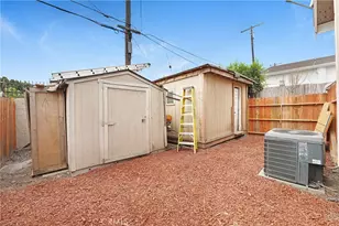 1782 W 36th Pl, Los Angeles, CA 90018 - Photo 24