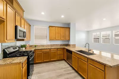 2330 S Via Esplanade #22, Ontario, CA 91762 - Photo 12