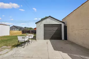 1707 W 65th Pl, Los Angeles, CA 90047 - Photo 26
