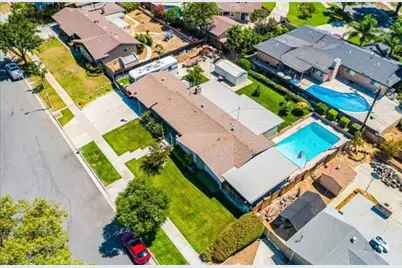 2390 Gloucester, Riverside, CA 92506 - Photo 38