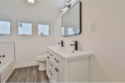 1301 W 46th, Los Angeles, CA 90037 - Photo 32