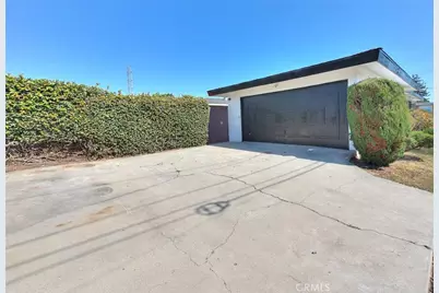 1345 W 124th, Los Angeles, CA 90044 - Photo 6
